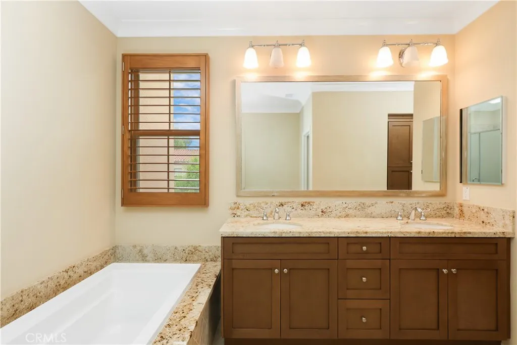 220 Kempton, Irvine, California 92620 home-pic-22