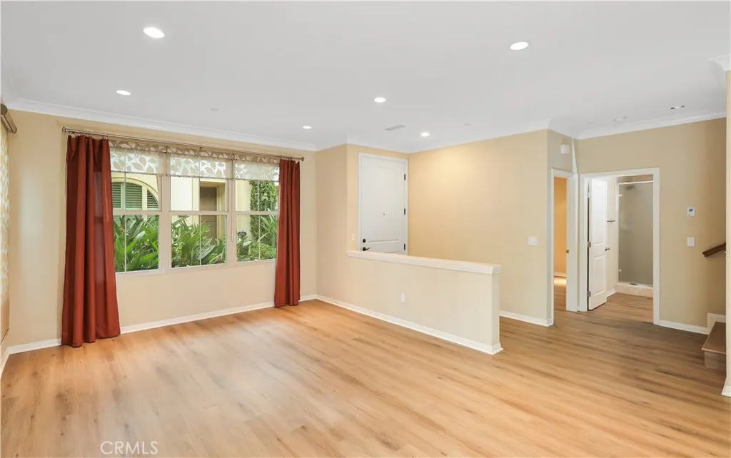 220 Kempton, Irvine, California 92620 home-pic-5