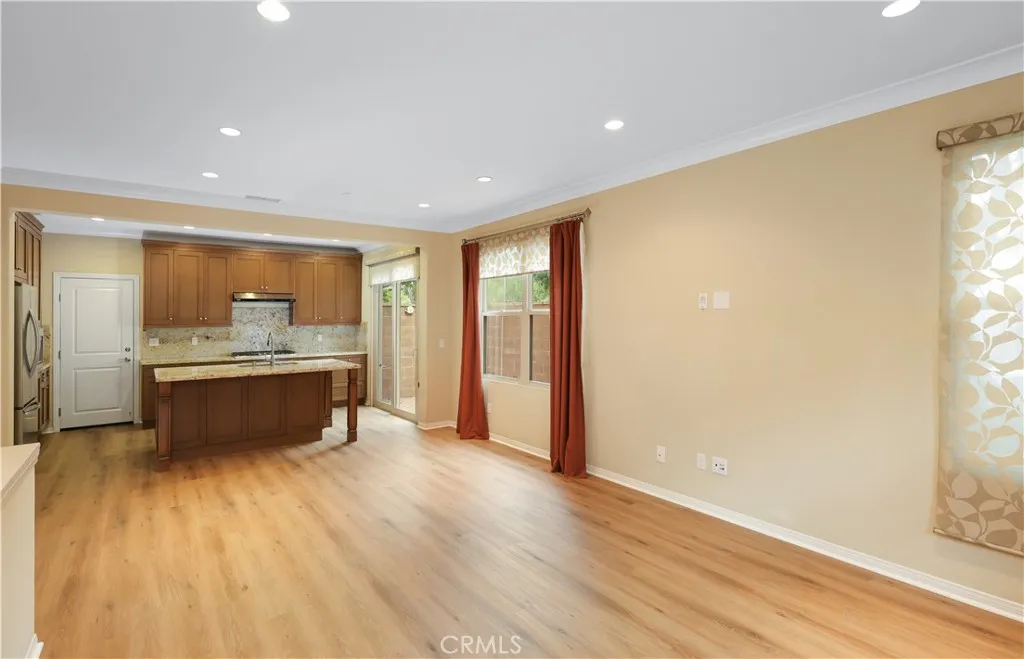220 Kempton, Irvine, California 92620 home-pic-6
