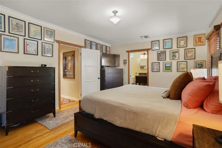 530 S Sparks Street, Burbank, California 91506