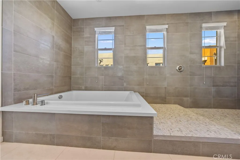 105 Newall, Irvine, California 92618 home-pic-48