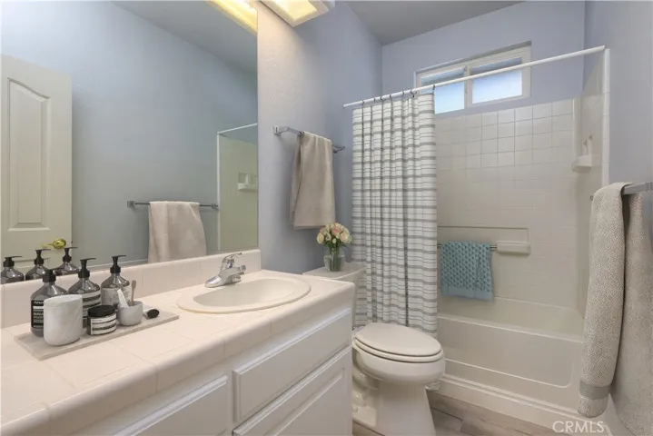virtual stage hall bath