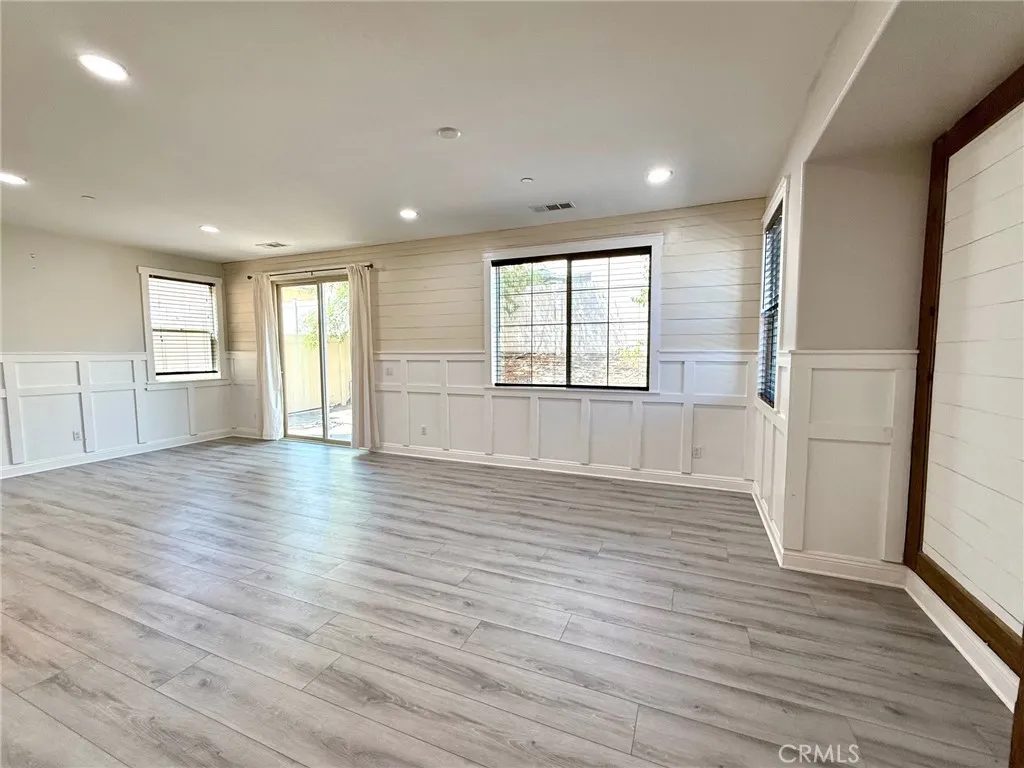 2955 Villa Catalonia Circle, Corona, California 92881 home-pic-1