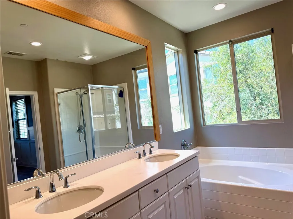 2955 Villa Catalonia Circle, Corona, California 92881 home-pic-12
