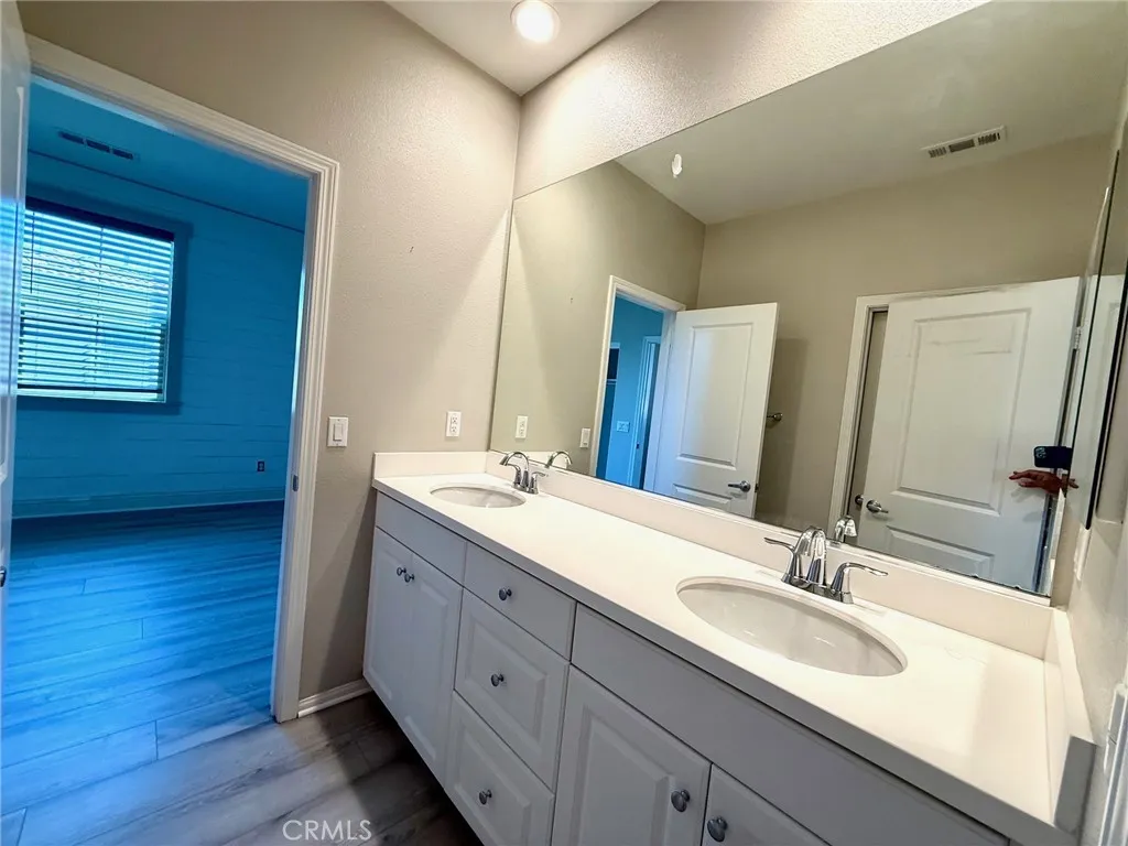 2955 Villa Catalonia Circle, Corona, California 92881 home-pic-16