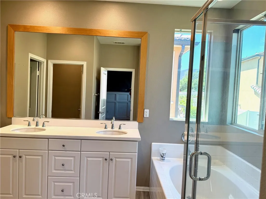 2955 Villa Catalonia Circle, Corona, California 92881 home-pic-11