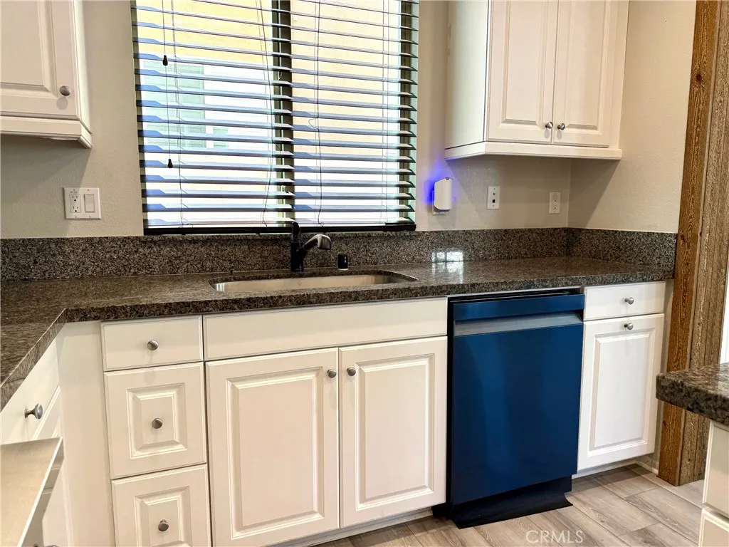 2955 Villa Catalonia Circle, Corona, California 92881 home-pic-4