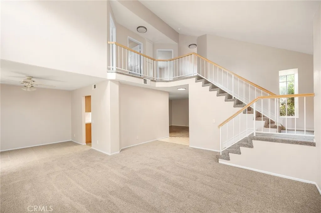 23046 Joaquin Ridge Drive, Murrieta, California 92562 home-pic-7