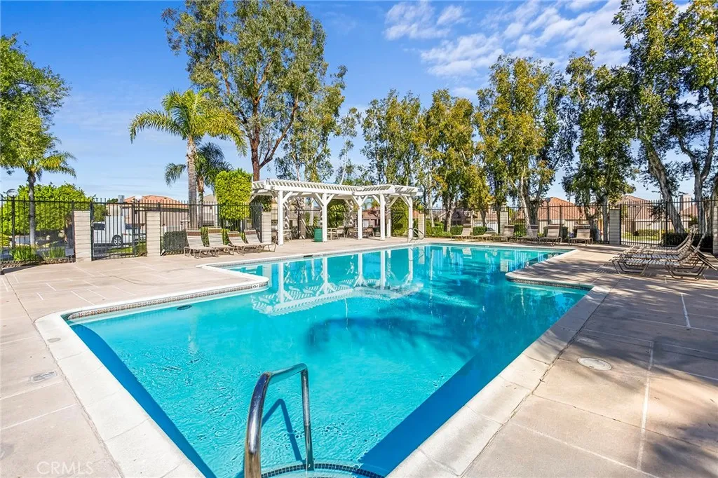 23046 Joaquin Ridge Drive, Murrieta, California 92562 home-pic-33