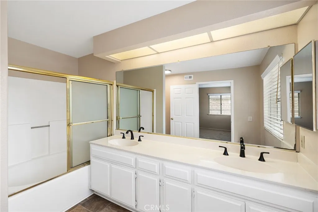 23046 Joaquin Ridge Drive, Murrieta, California 92562 home-pic-25