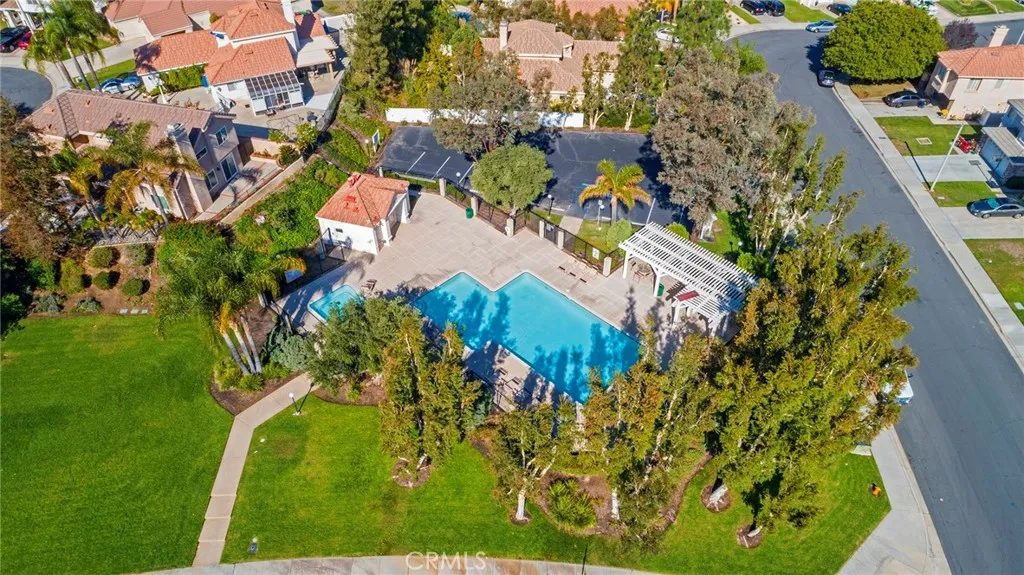 23046 Joaquin Ridge Drive, Murrieta, California 92562 home-pic-35