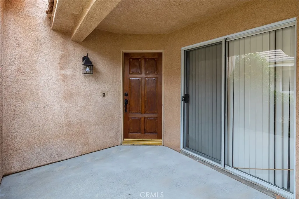 23046 Joaquin Ridge Drive, Murrieta, California 92562 home-pic-4
