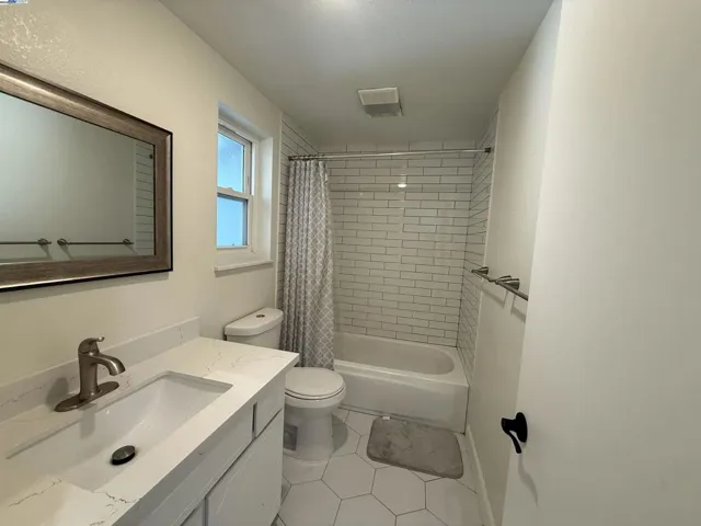 91 Fountainhead Ct, Martinez, California 94553