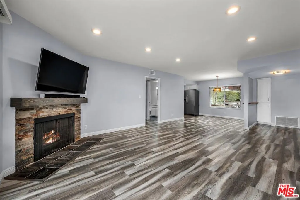 9737 Charnock Avenue 4, Los Angeles, California 90034 home-pic-5