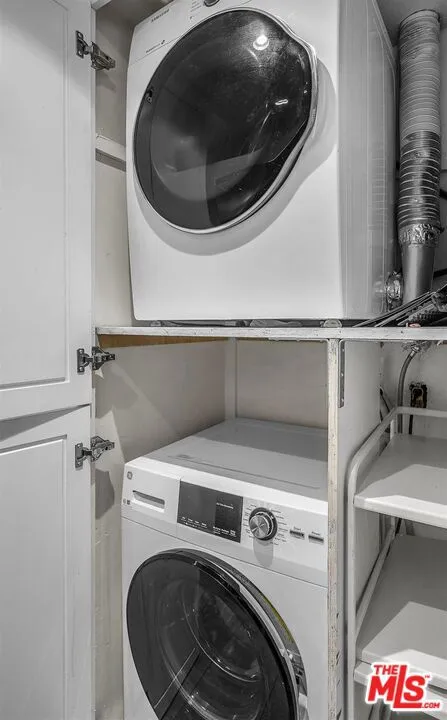 9737 Charnock Avenue 4, Los Angeles, California 90034 home-pic-15