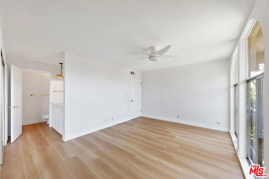 970 Palm Avenue 301, West Hollywood, California 90069 home-pic-15