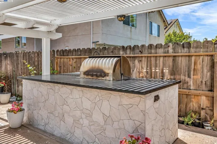 1431 Hepburn St, Tracy, California 95376