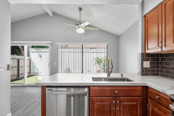 2801 Via Topacio, Carlsbad, California 92010