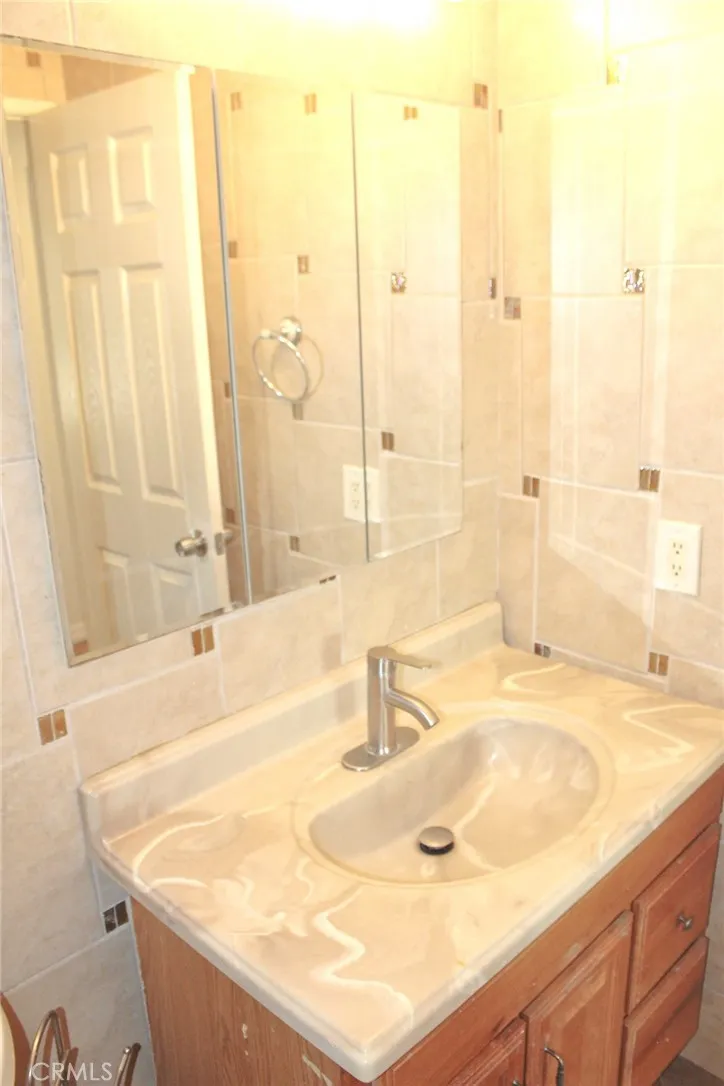 1459 W James Street, Bloomington, California 92316 home-pic-16