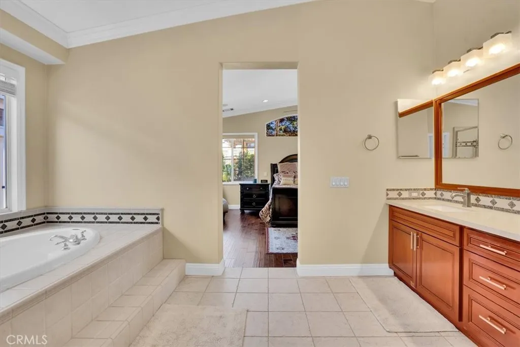 2125 Ridgeview Terrace Drive, Long Beach, California 90755 home-pic-42