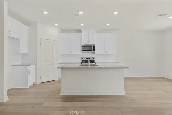 14881 Indigo Road, Apple Valley, California 92307