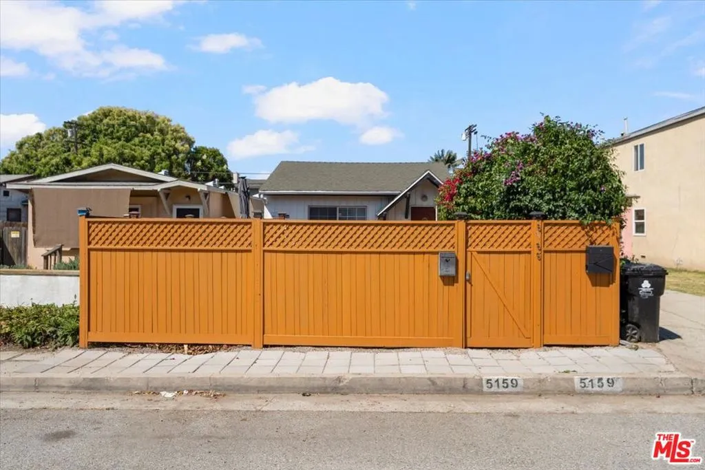 5159 Inglewood Boulevard, Culver City, California 90230, 3 Bedrooms Bedrooms, ,3 BathroomsBathrooms,Residential Lease,For Rent,Inglewood,25586207