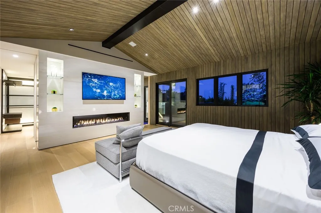 8808 Thrasher Avenue, Los Angeles, California 90069 home-pic-12