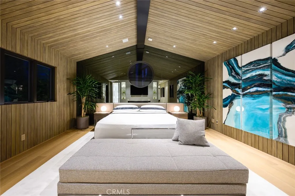 8808 Thrasher Avenue, Los Angeles, California 90069 home-pic-11