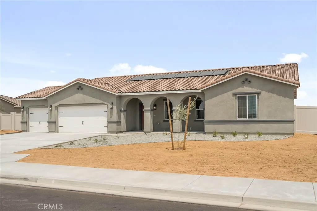 22832 Saddleback Avenue, Apple Valley, California 92307 home-pic-1