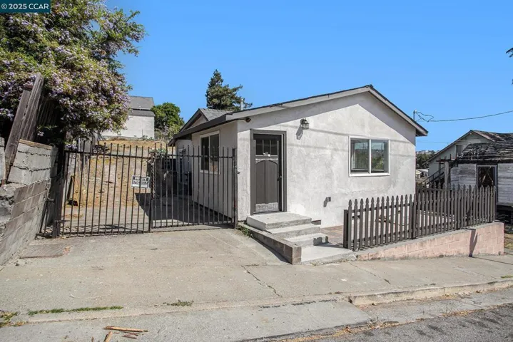 408 4th St, Rodeo, California 94572