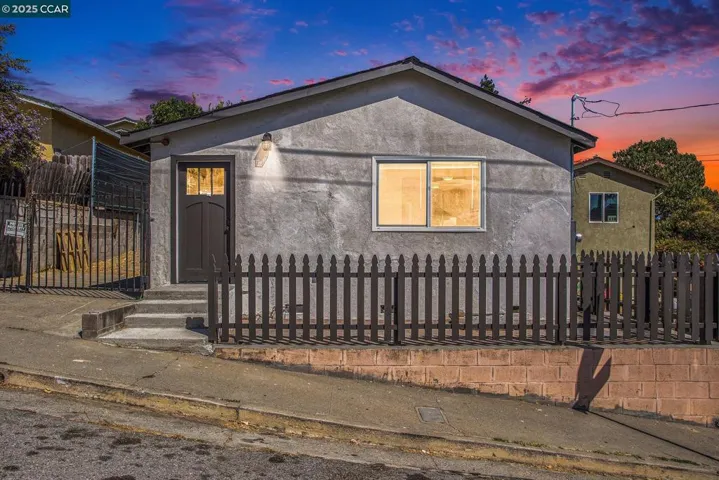 408 4th St, Rodeo, California 94572