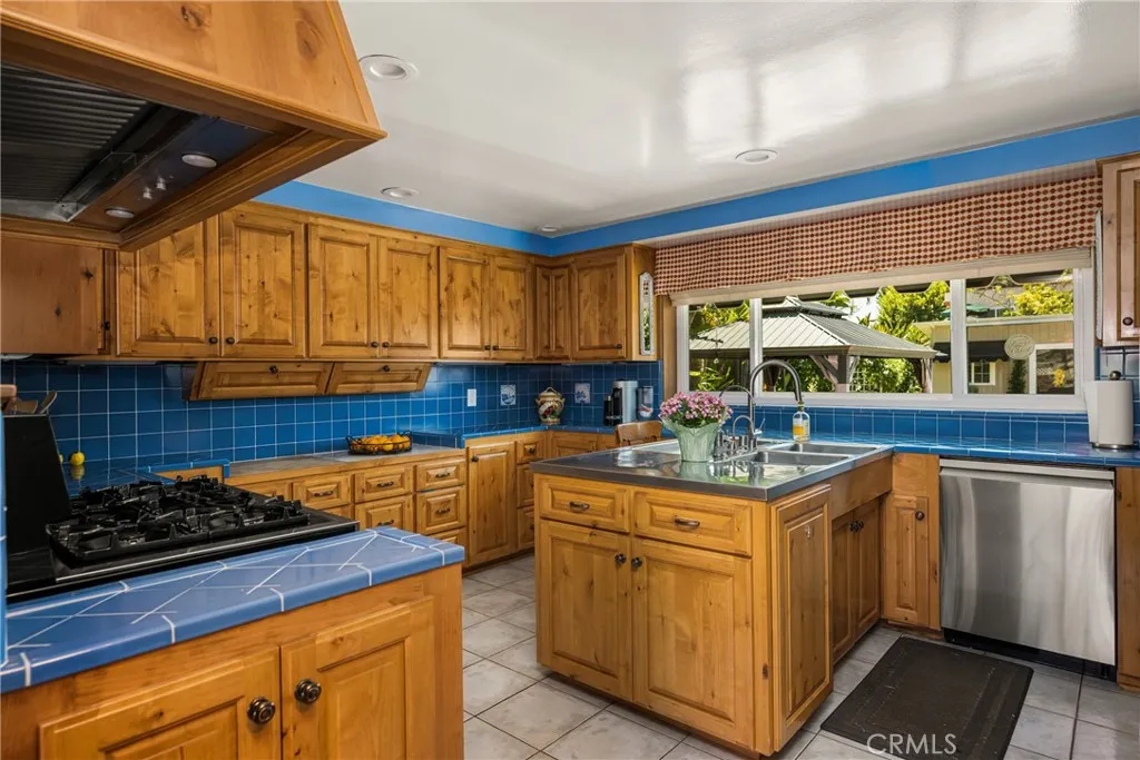 501 S Parker Street, Orange, California 92868 home-pic-15