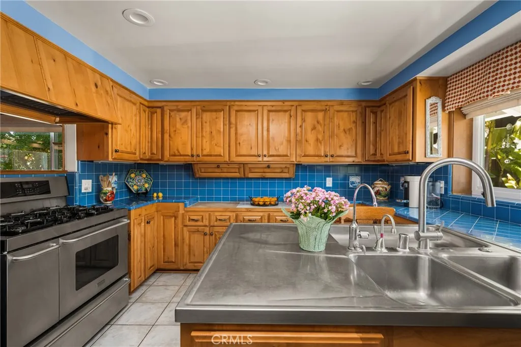 501 S Parker Street, Orange, California 92868 home-pic-16