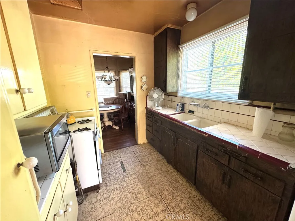 11554 Kittridge Street, North Hollywood, California 91606 home-pic-18