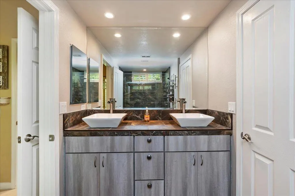 401 Cypress Point Drive, Palm Desert, California 92211 home-pic-25