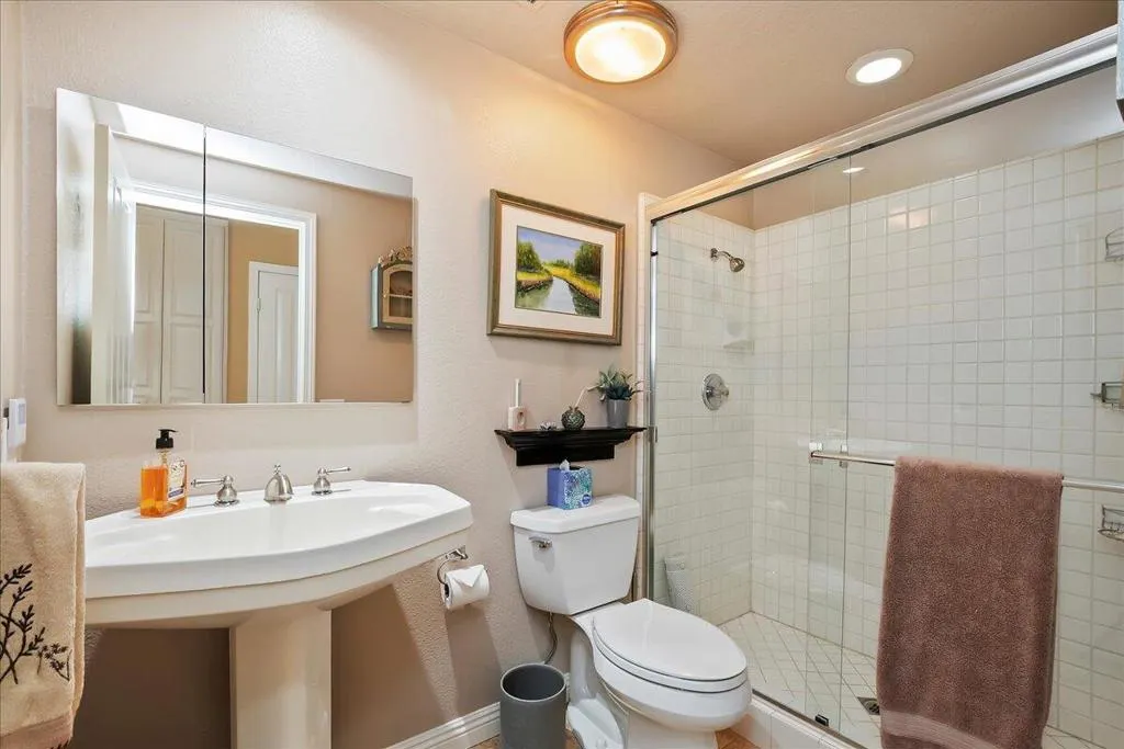 401 Cypress Point Drive, Palm Desert, California 92211 home-pic-22