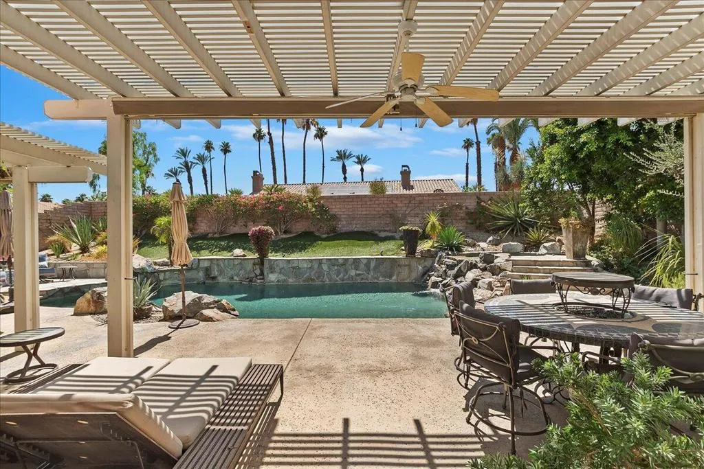 401 Cypress Point Drive, Palm Desert, California 92211 home-pic-37