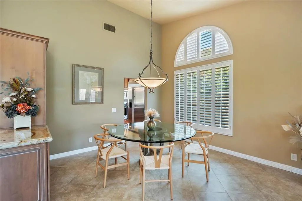 401 Cypress Point Drive, Palm Desert, California 92211 home-pic-10