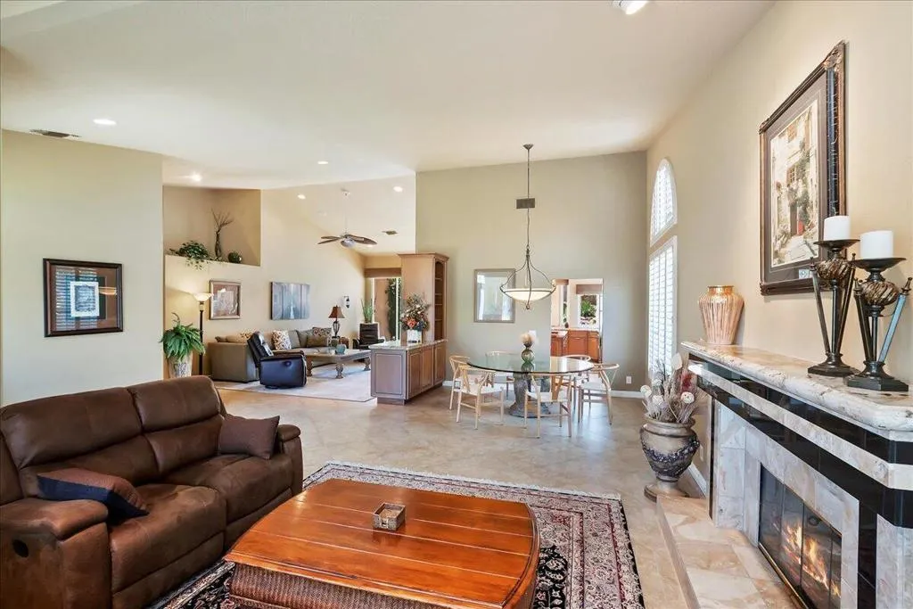 401 Cypress Point Drive, Palm Desert, California 92211 home-pic-8