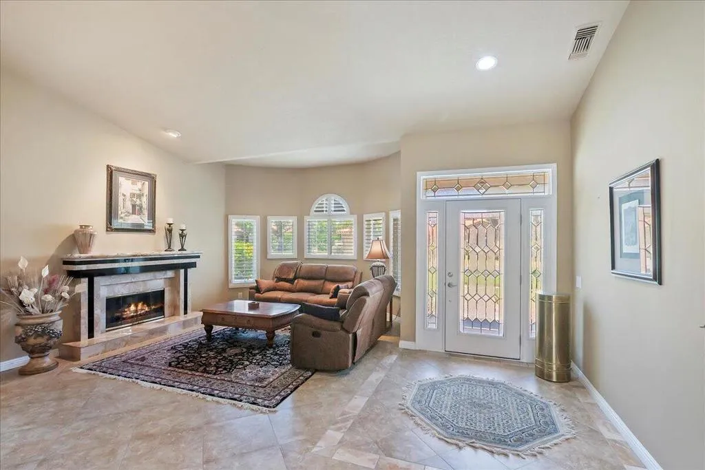 401 Cypress Point Drive, Palm Desert, California 92211 home-pic-6