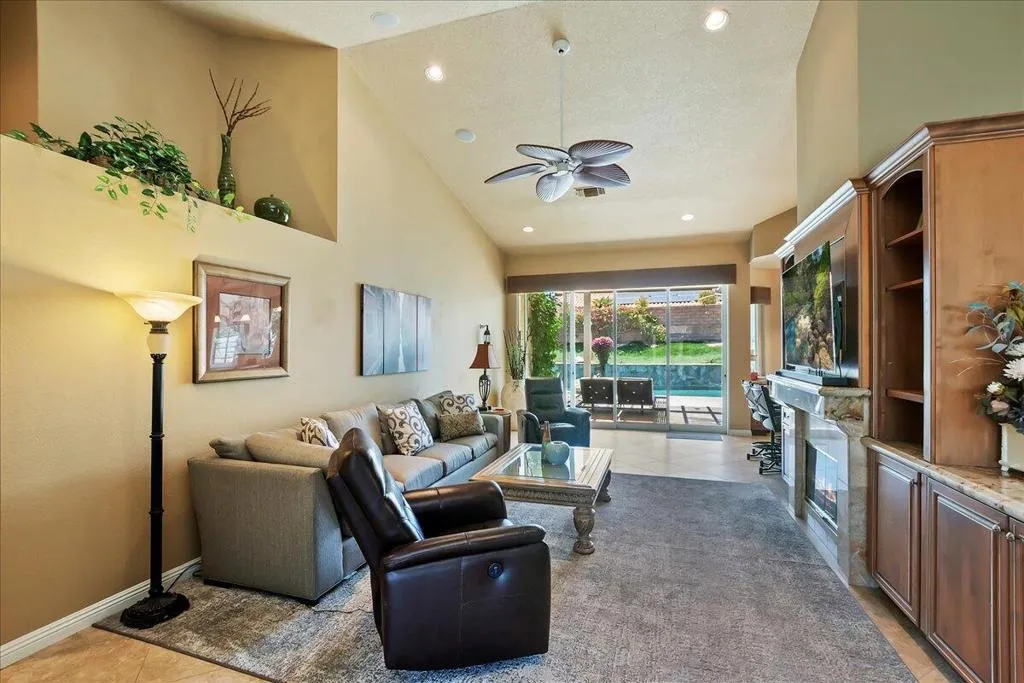401 Cypress Point Drive, Palm Desert, California 92211 home-pic-12
