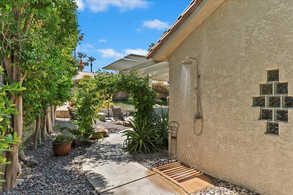 401 Cypress Point Drive, Palm Desert, California 92211 home-pic-44
