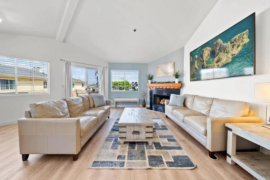 238 Daisy Avenue 6, Imperial Beach, California 91932 home-pic-2