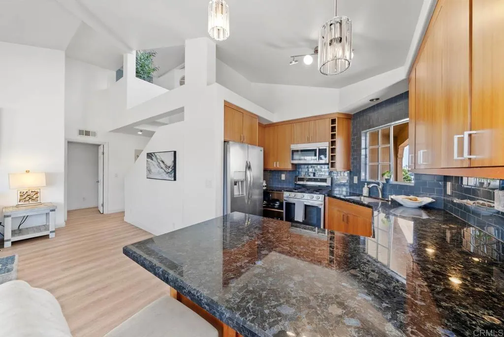 238 Daisy Avenue 6, Imperial Beach, California 91932 home-pic-8
