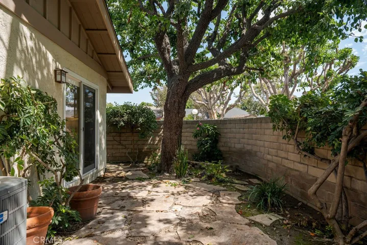 2039 E Fruit Street, Santa Ana, California 92701
