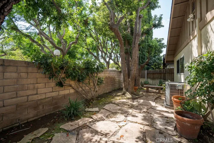 2039 E Fruit Street, Santa Ana, California 92701