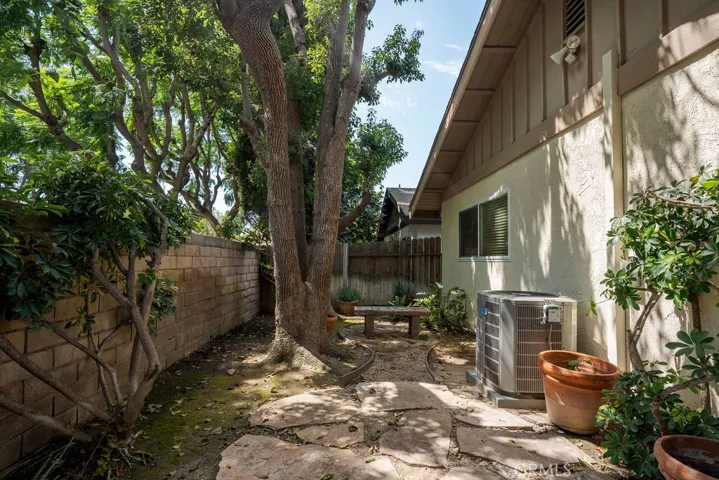 2039 E Fruit Street, Santa Ana, California 92701