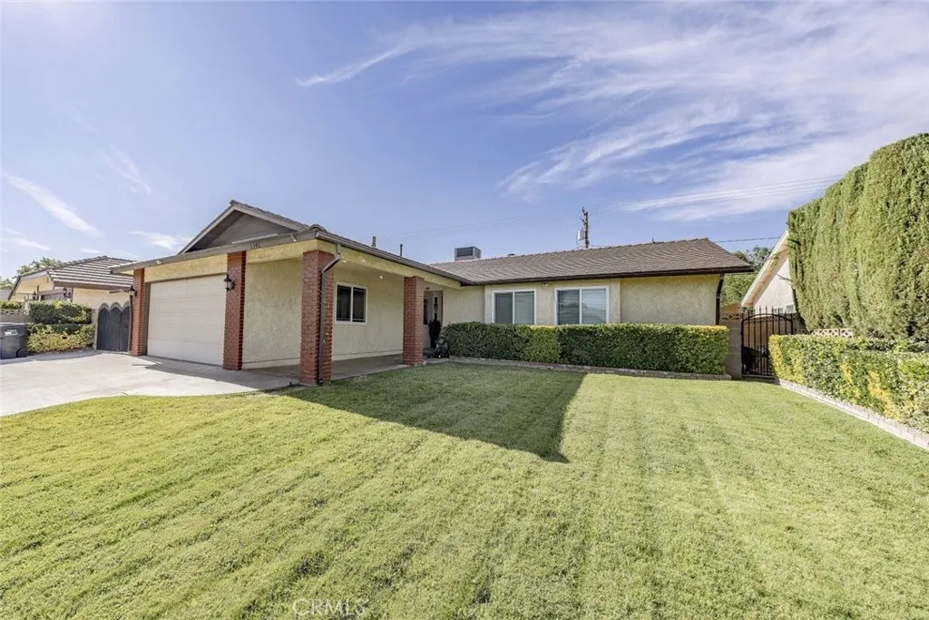 3340 Brittany Lane, Lancaster, California 93536 home-pic-2