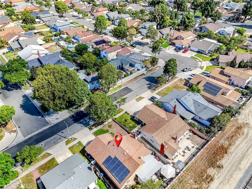 2318 W Moore Ave, Santa Ana, California 92704 home-pic-18