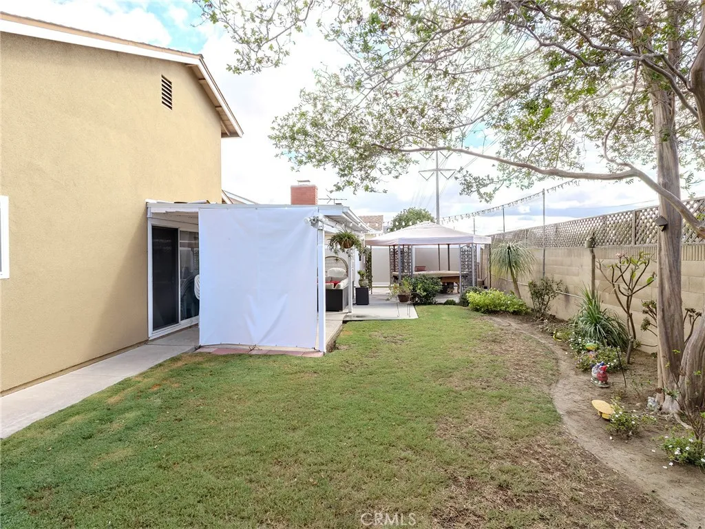 2318 W Moore Ave, Santa Ana, California 92704 home-pic-19